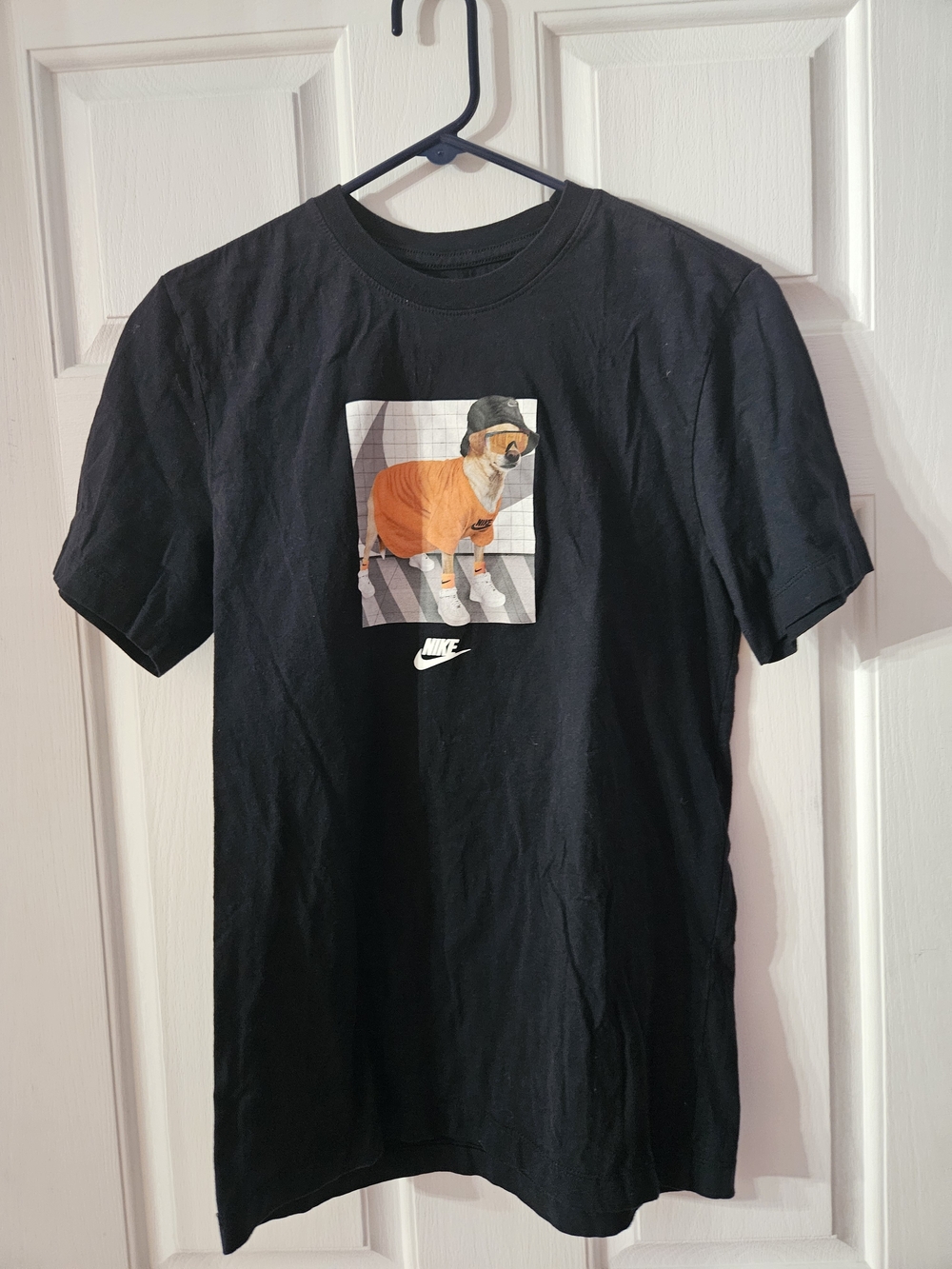Nike Men's Black Tee with Orange Dog Graphic Small